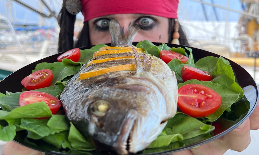 Питание на яхте  ᐈ Tortuga Tours