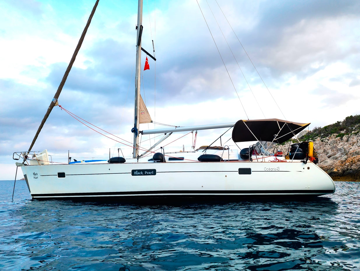 Яхта Benetau Oceanis 423 ᐈ Tortuga Tours