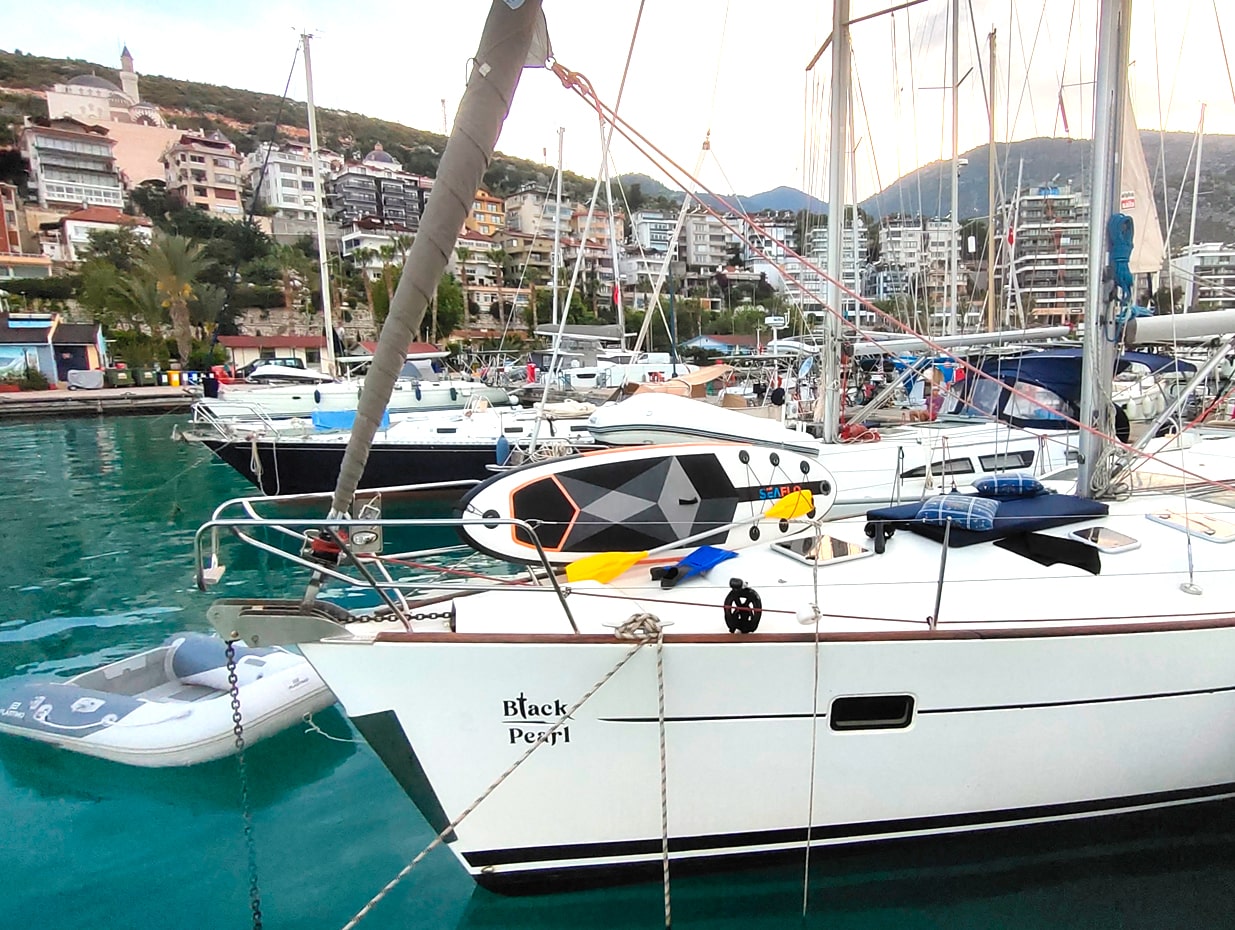 Яхта Black Pearl с капитаном ᐈ Tortuga Tours